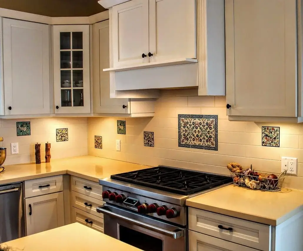 kitchen backsplash accent tiles
