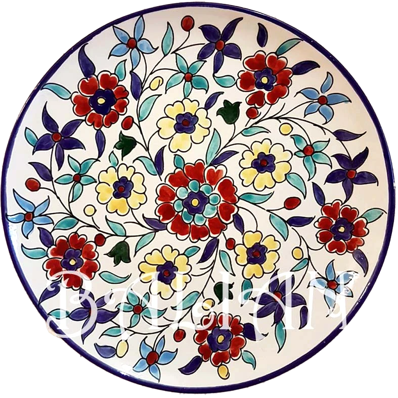 The handpainted 29cm decorative wall plate